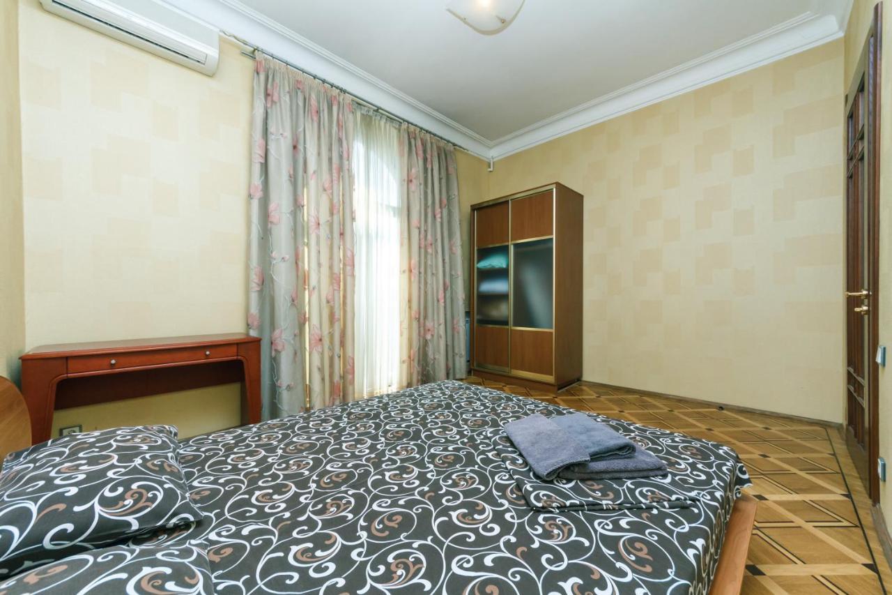 Квартира На Крещатике Kyiv Exterior foto