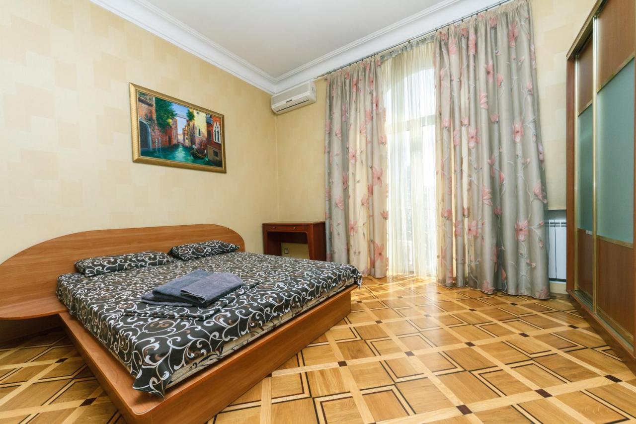 Квартира На Крещатике Kyiv Exterior foto
